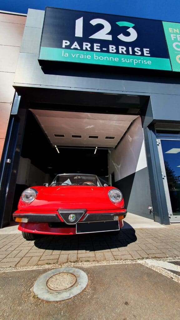 123PareBrise-Belfort-alfa-romeo-spider Remplacement de pare-brise effectué sur une Alpha Roméo Spider par l'agence 123 Pare-Brise Belfort