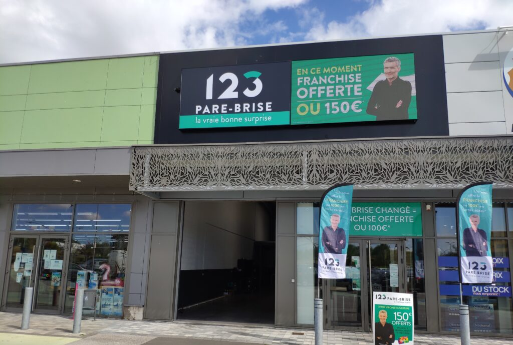 123PareBrise-Calais-facade Façade du centre 123 Pare-Brise Calais
