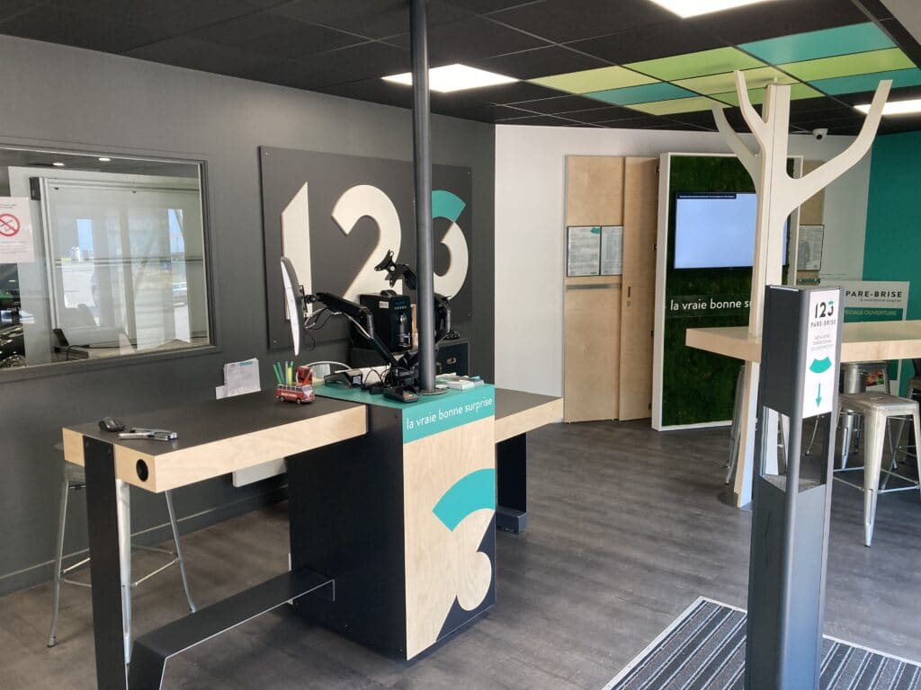 123PareBrise-Givors-interieur Intérieur du centre 123 Pare-Brise Givors