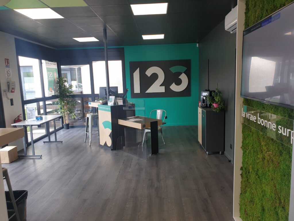 123PareBrise-Isle-dabeau-interieur Intérieur de l'agence 123 Pare-Brise Isle d'Abeau