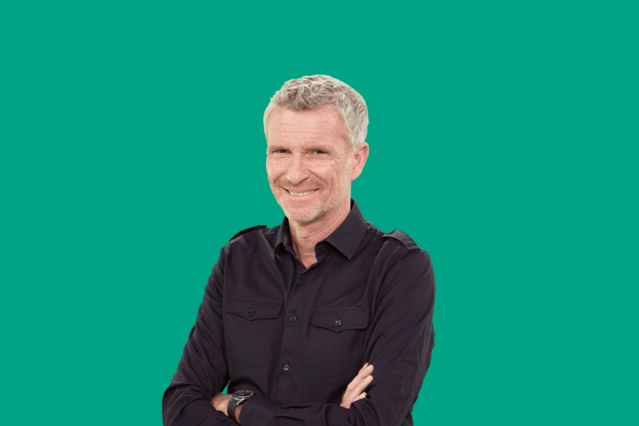 Denis Brogniart est l'ambassadeur de la marque 123 Pare-Brise.