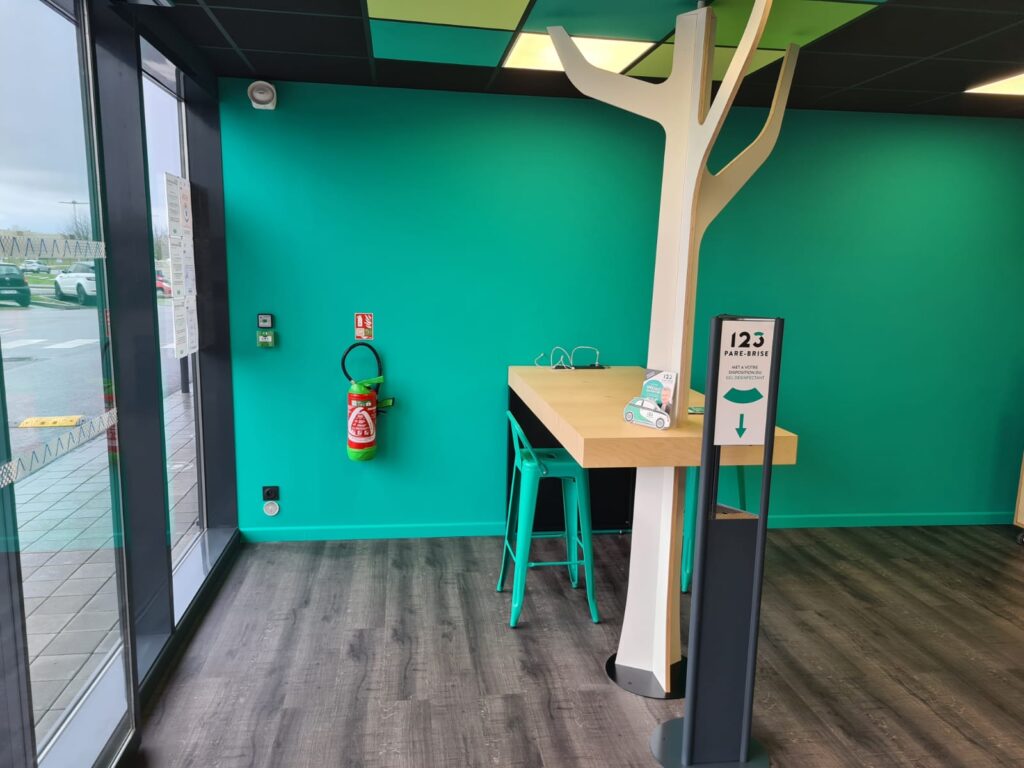 123parebrise-evreux-espace-client Espace client avec bar et wifi de l'agence 123 Pare-Brise Evreux