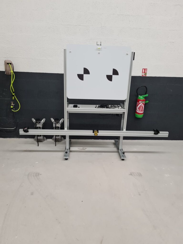 123parebrise-evreux-machine-calibrage-camera-adas Appareil pour calibrer les caméras ADAS de du centre 123 Pare-Brise Evreux