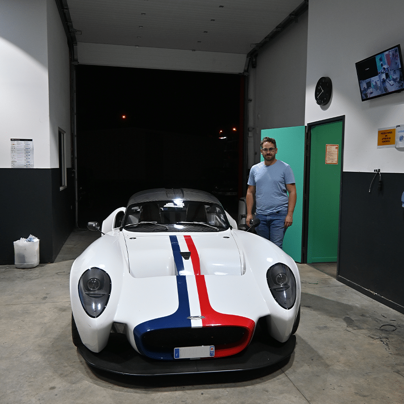 Une Jannarelly design 1 dans l'atelier du centre 123 Pare-Brise Échirolles.