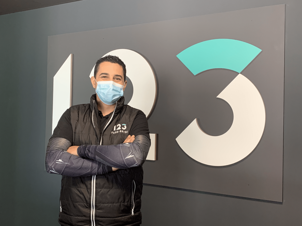 123parebrise-saint-priest-technicien-fady Chef de centre Fady de l'agence 123 Pare-Brise Saint-Priest
