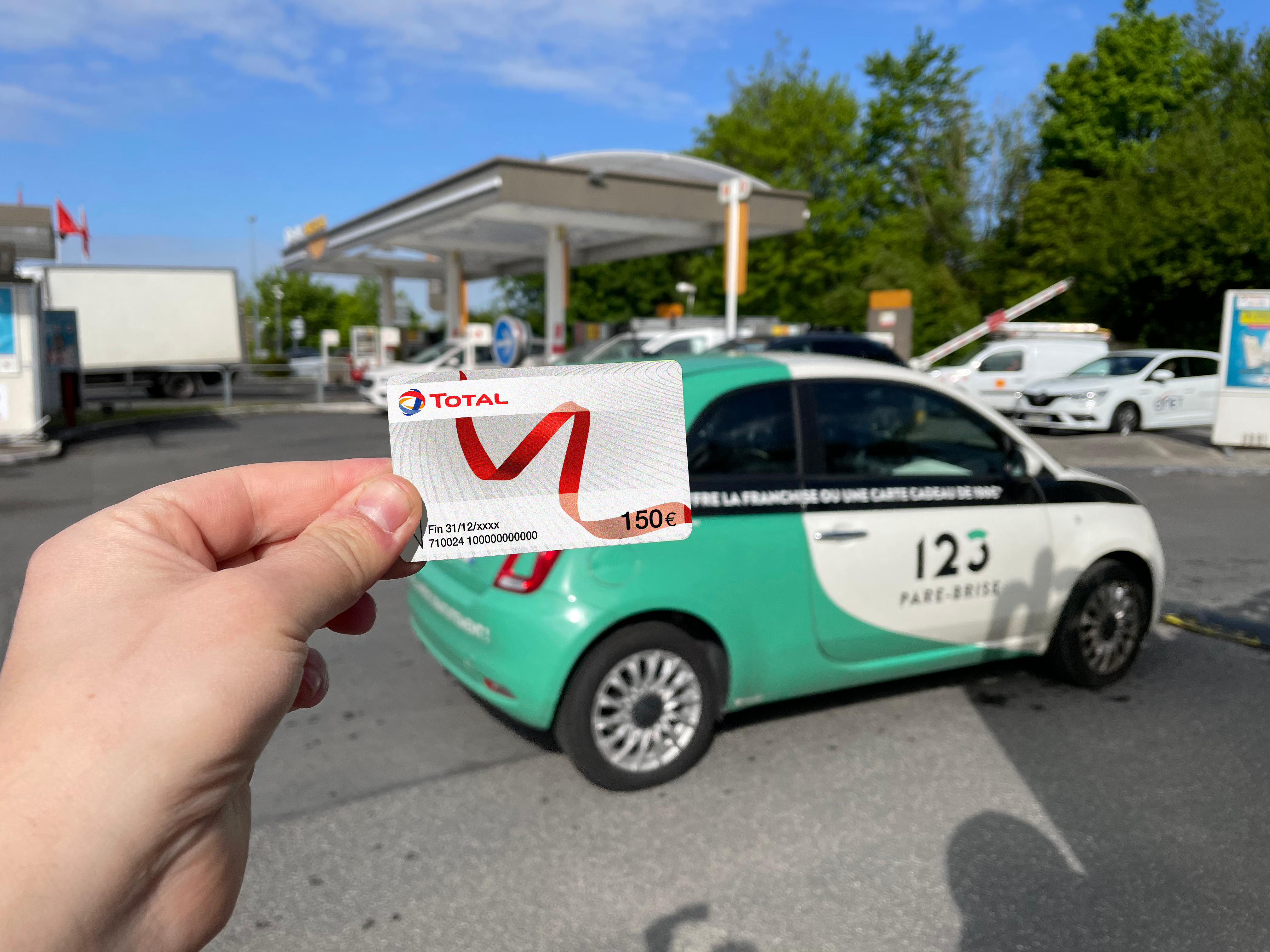 Carte carburant offerte pour tout remplacement de pare-brise