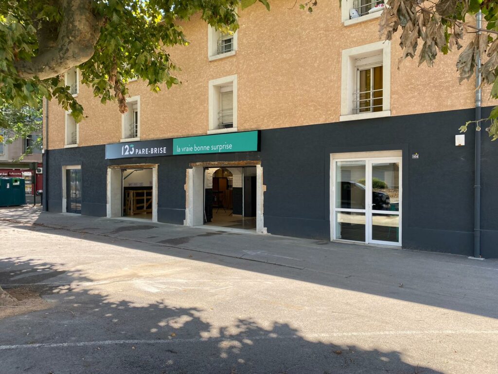 123parebrise-villefranche-sur-saone-facade Façade de l'agence 123 Pare-Brise Amiens
