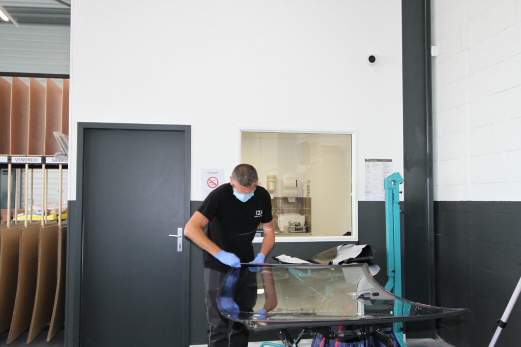 123parebrise-hazebrouck-preparation-pare-brise Préparation d'un pare-brise au garage 123 Pare-Brise Hazebrouck