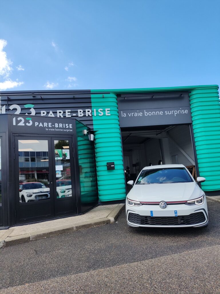 123-pare-brise-pierre-benite-vehicule-2 intervention Volkswagen agence 123 pare brise lyon pierre benite